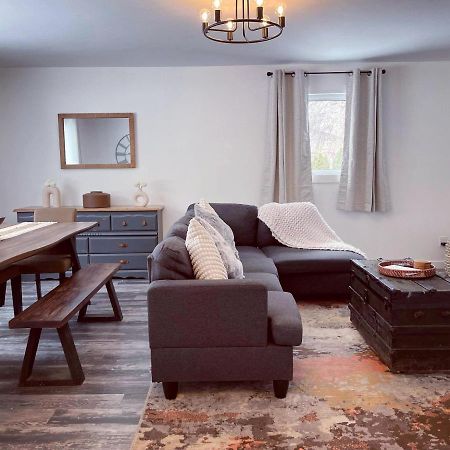 Private Cottage With Huge Private Dog Park! Barrys Bay Екстериор снимка